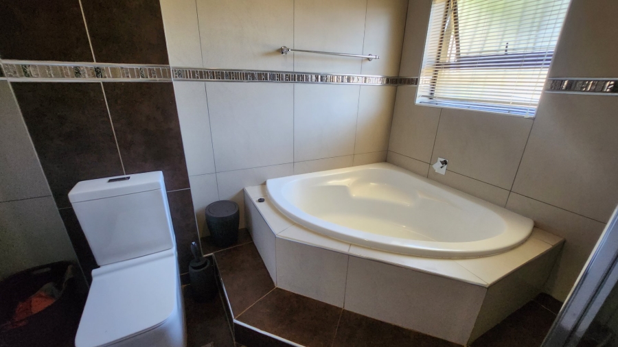 3 Bedroom Property for Sale in Stilfontein North West